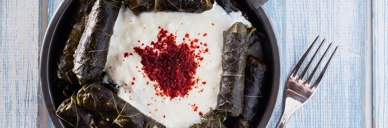 Tel Peynirli Karalahana Sarması